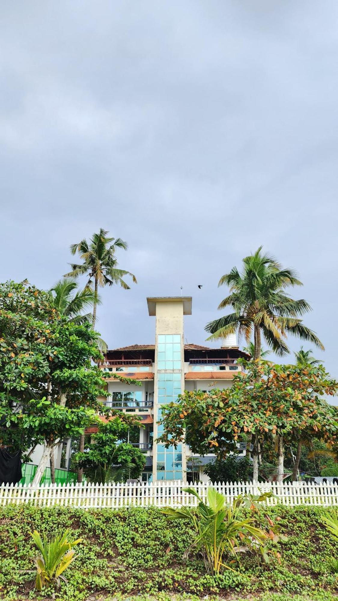 Palm Beach Resort, Alleppey Alappuzha Buitenkant foto